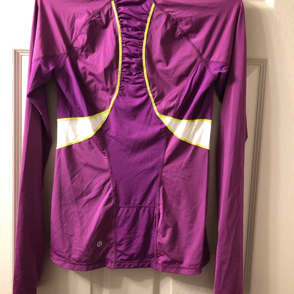 Lululemon Dewberry Top - Picture 2 of 4